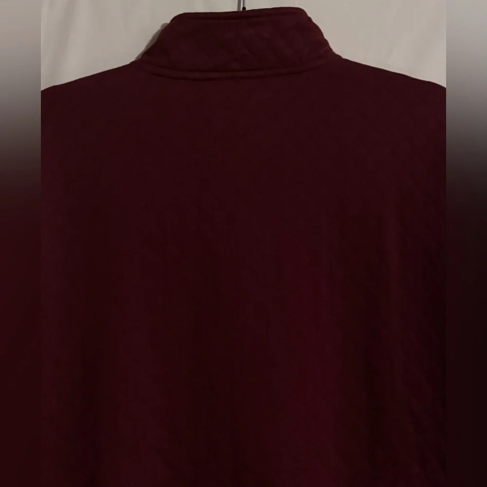 Izod Men’s Burgundy Quarter Pullover Quilted Sweatshirt Sz Large. NWT